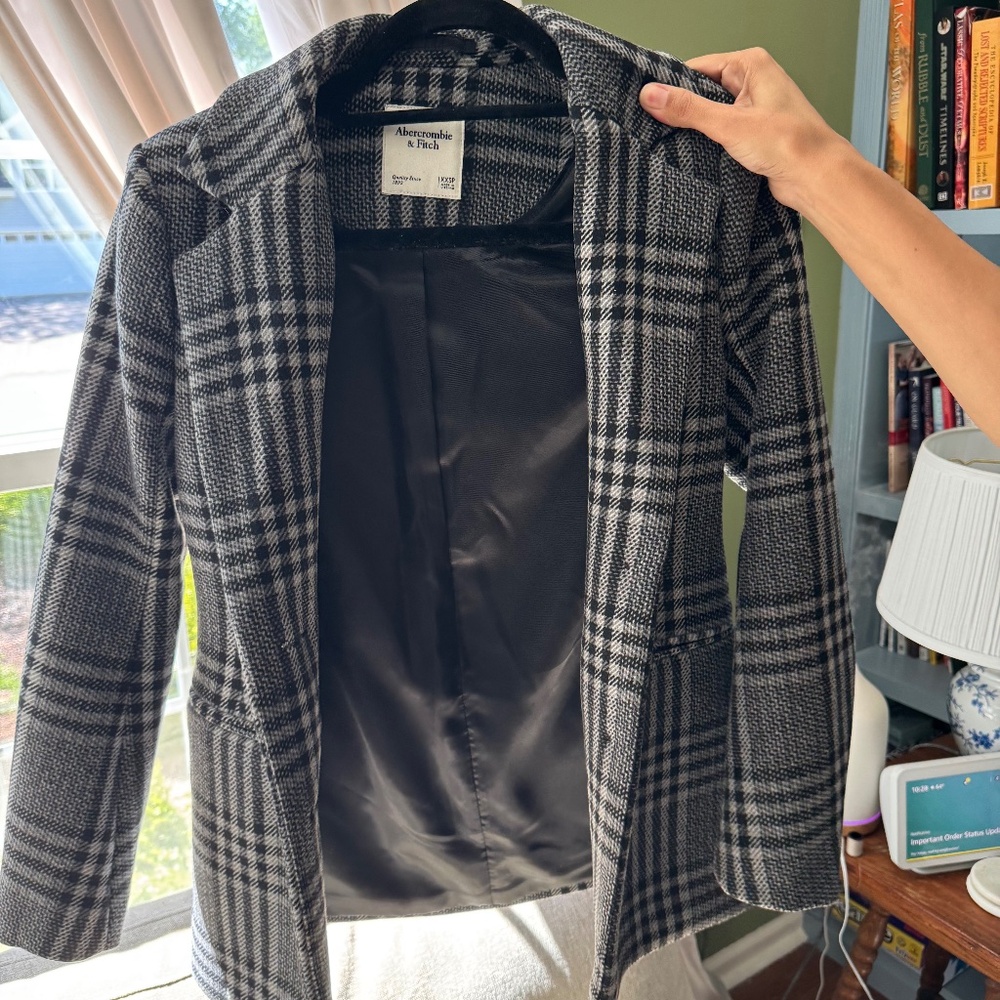 Black & White Checkered Wool-Blend Blazer – XXS Petite - $60